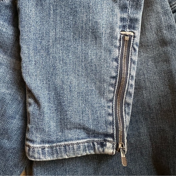 Anthropologie Goldsign EUC Low Rise Medium Wash Wiskering Jeans - Picture 7 of 9